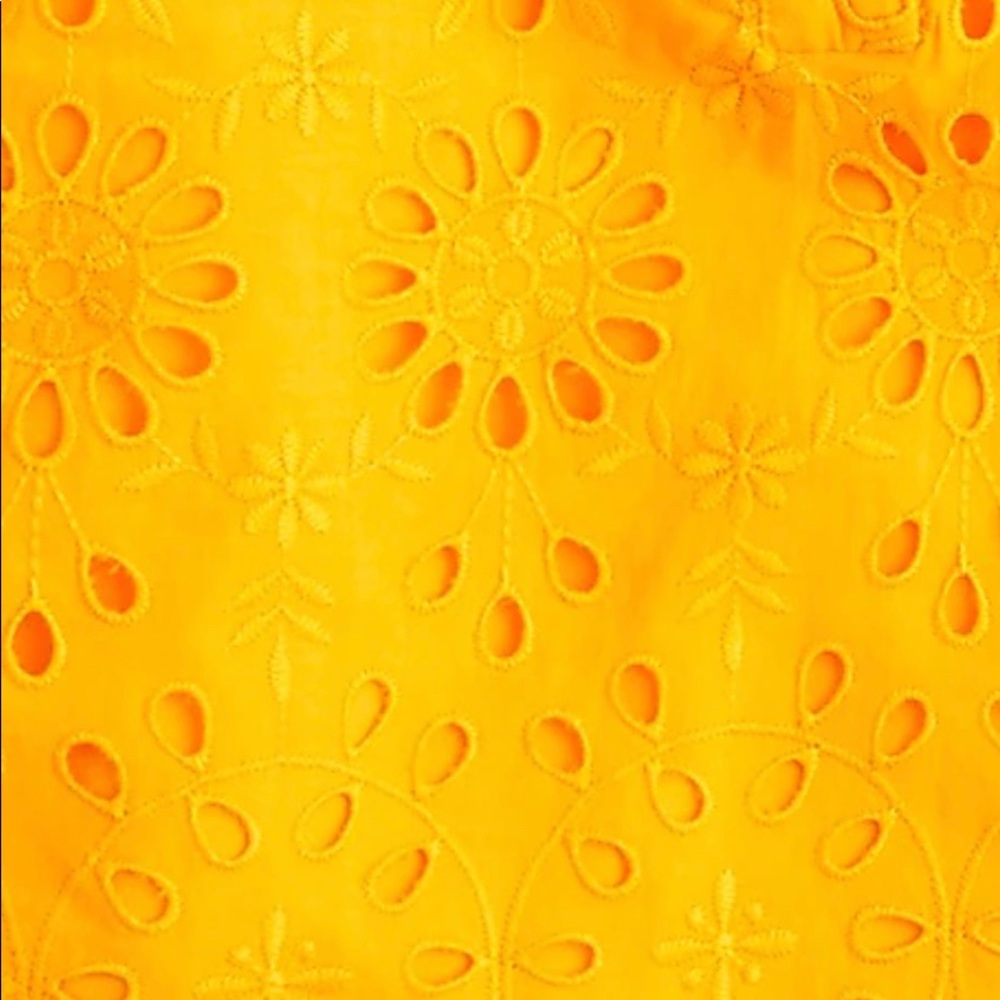 🥳🥳🎉HOST PICK!!!🥳Eyelet Puff-sleeve popover top with removable cami inside!! - Picture 8 of 11